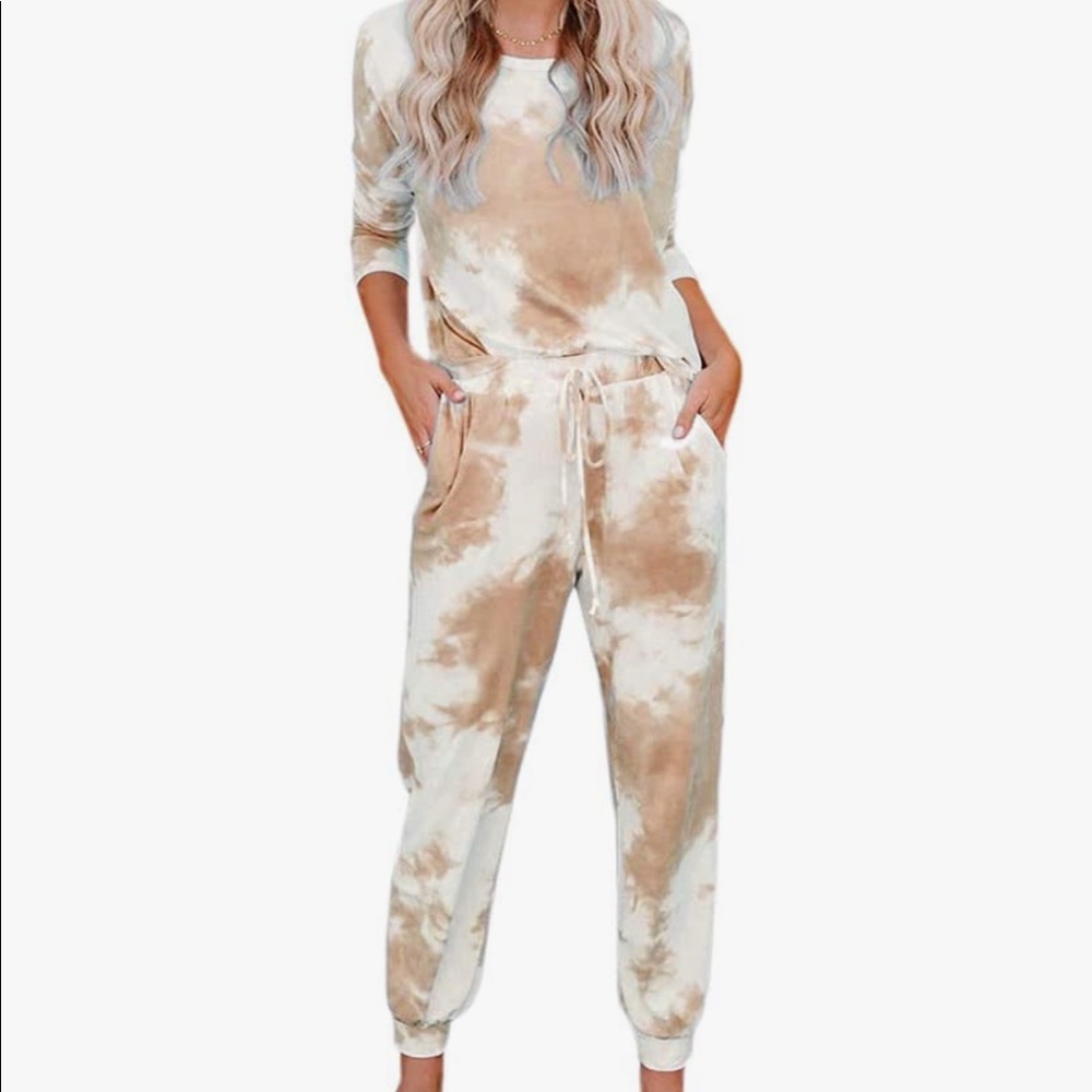 Lounge and jogger pant set